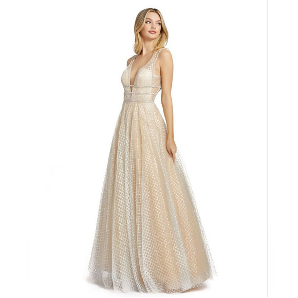 Mac Duggal Dresses & Skirts - MAC DUGGAL- NUDE/SILVER LATTICE SEQUINED EMBELLISHED SIZE 10